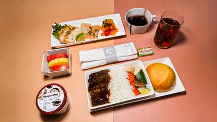 6 Airlines With The World's Superior Economy Dining In 2026