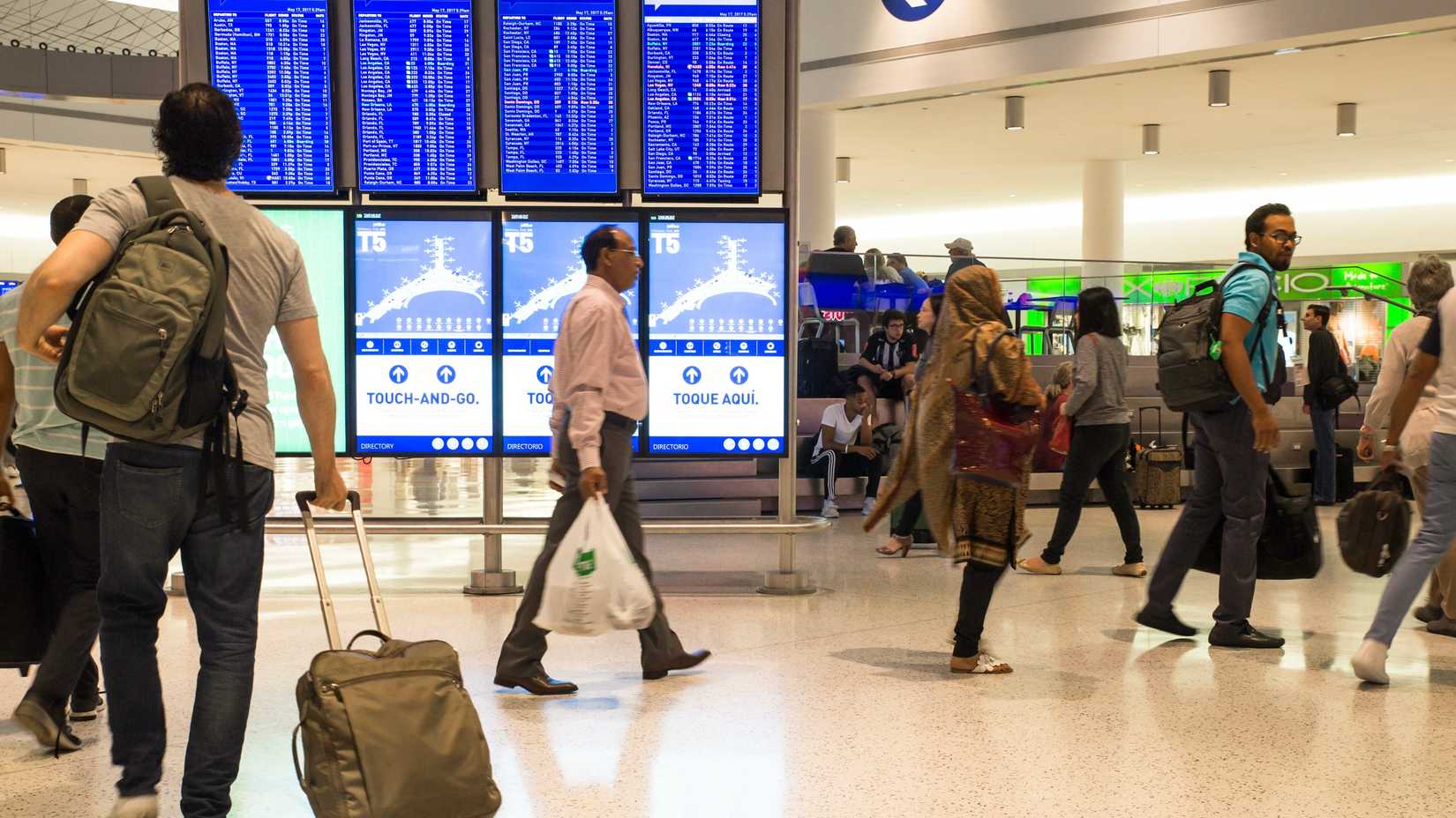 Passengers at JetBlue check in JFK