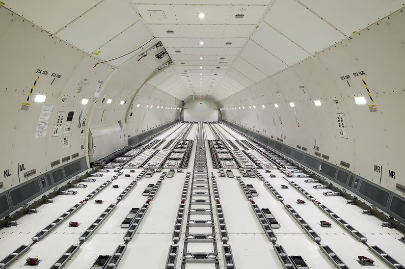 Mammoth Freighters 777 Interior