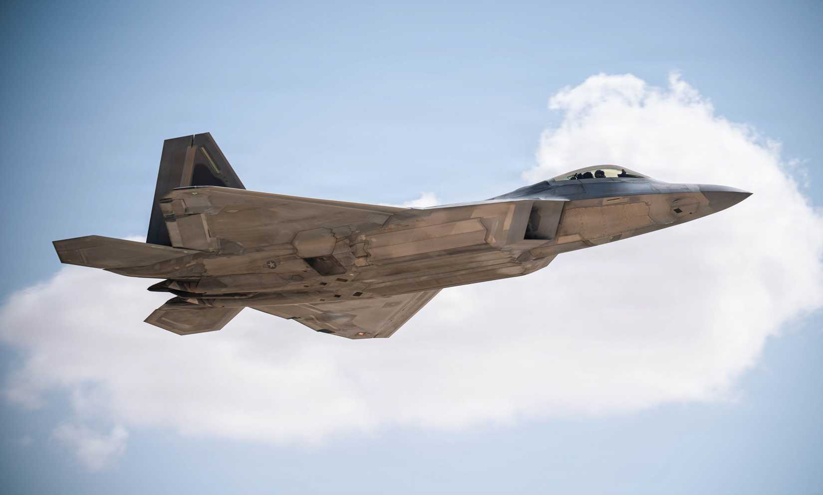 Air Force F-22 Raptor aircraft takes flight in the U.S. Central Command area of responsibility in support of Operation Epic Fury, March 20, 2026.