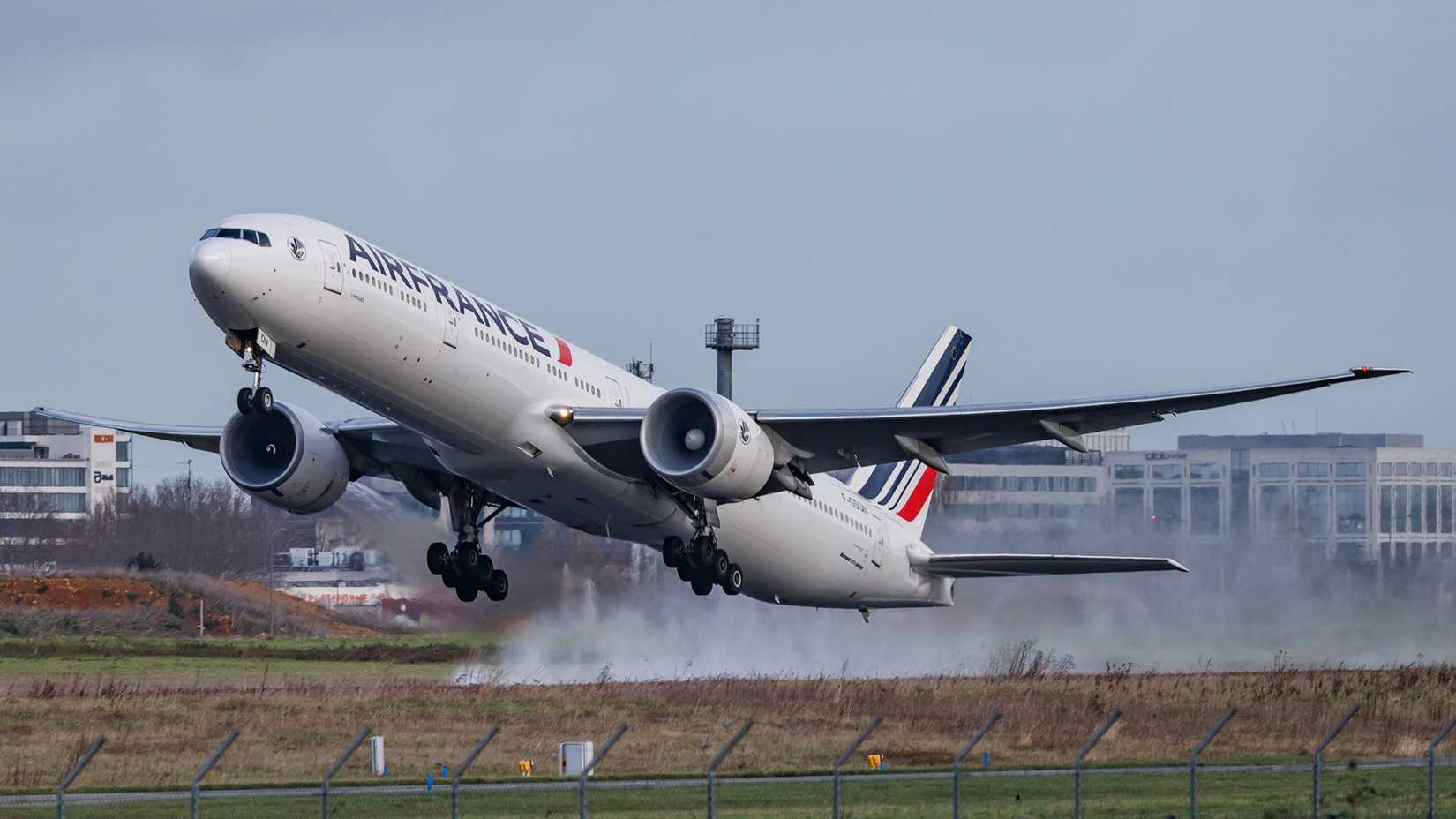Air France Boeing 777-300ER F-GSQN 
