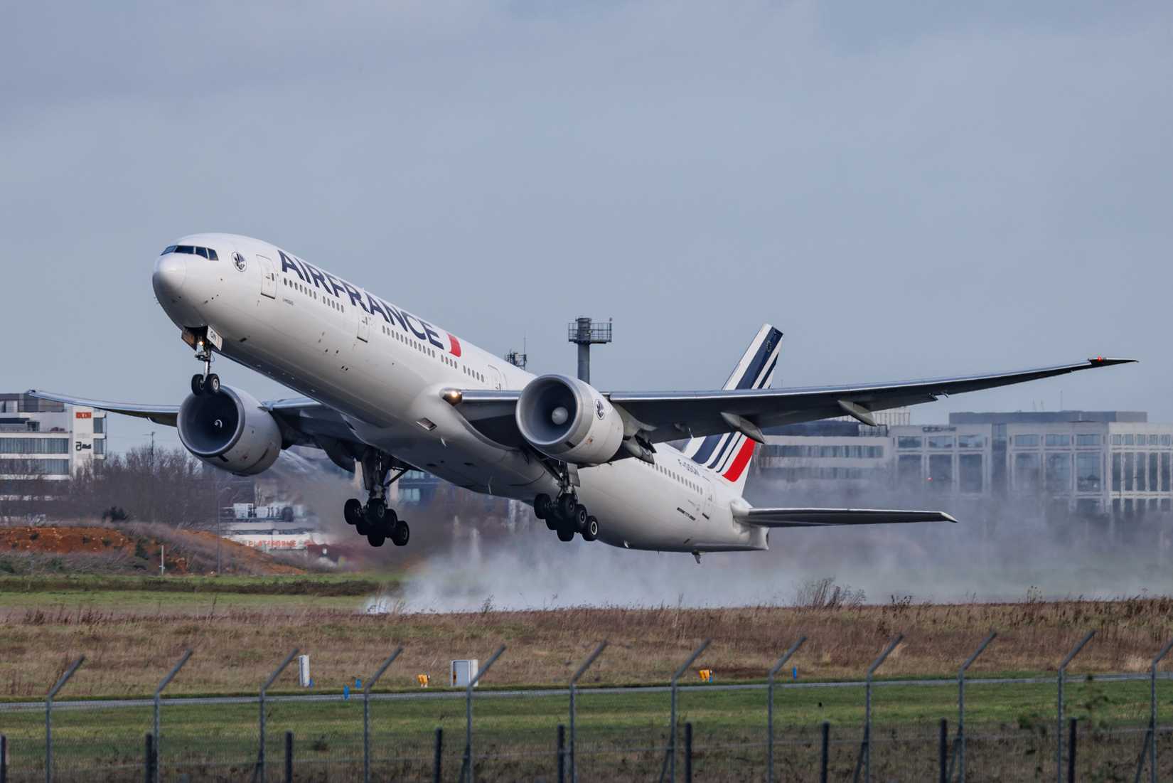 Air France Boeing 777-300ER taking off