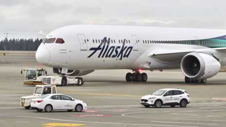 Alaska Airlines Boeing 787