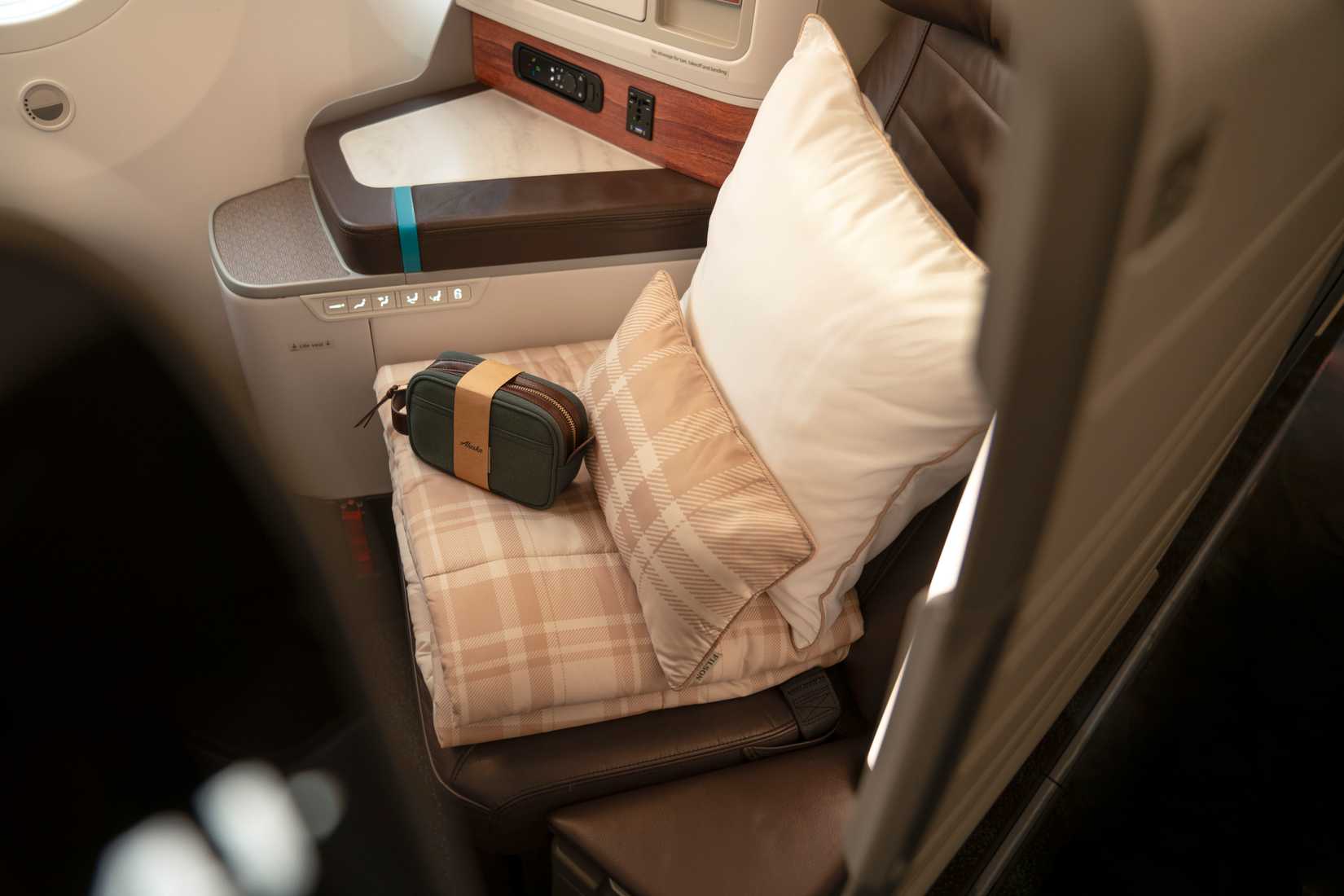 Alaska-Airlines-International-Business-Class-2