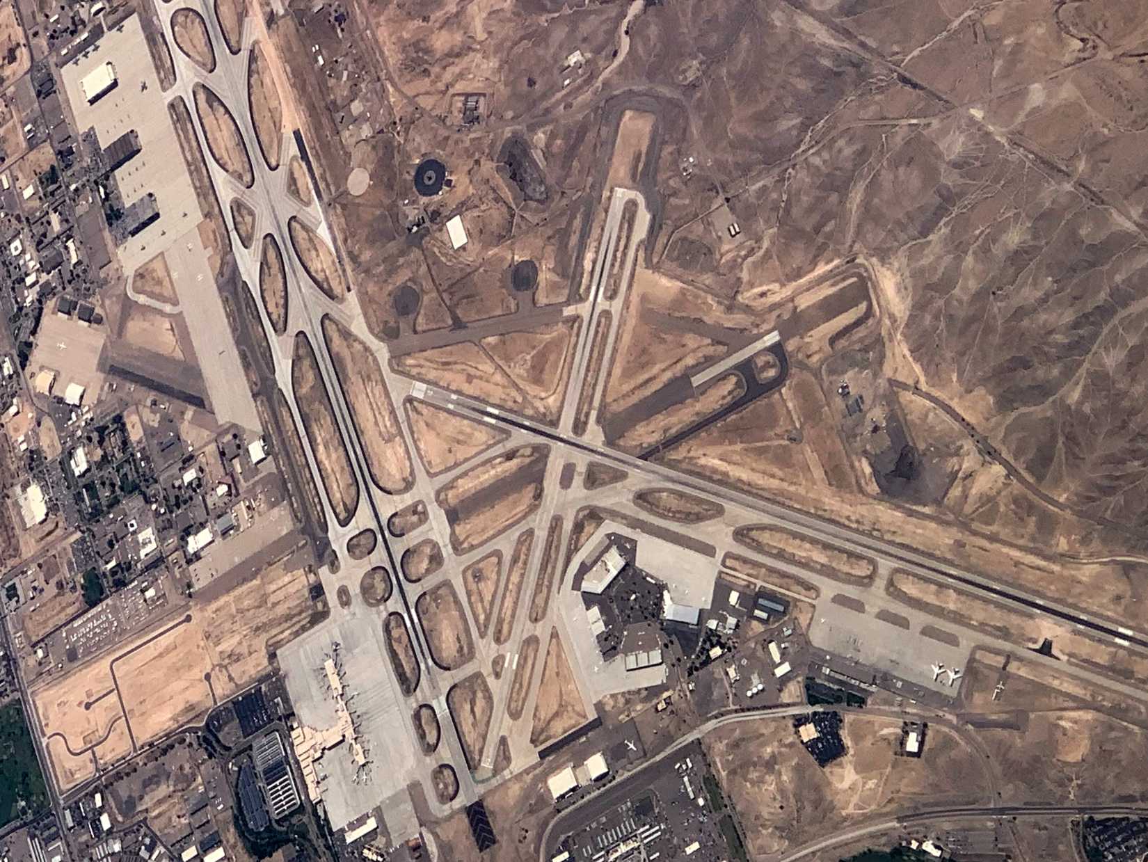 Albuquerque International Sunport, adjacent to Kirtland Aur Force base, from above