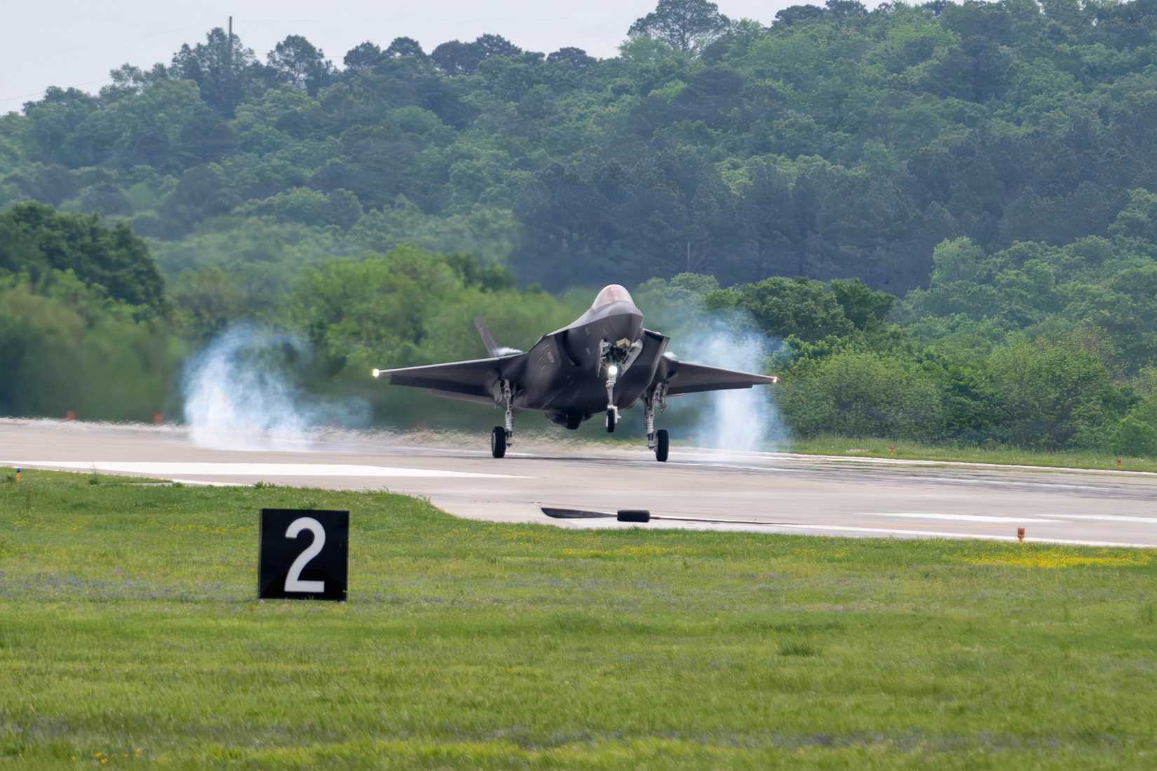 An F-35 Lightning II lands following a Finnish pilot’s first training flight at Ebbing Air Force National Guard Base, Fort Smith, Arkansas, April 15, 2026.