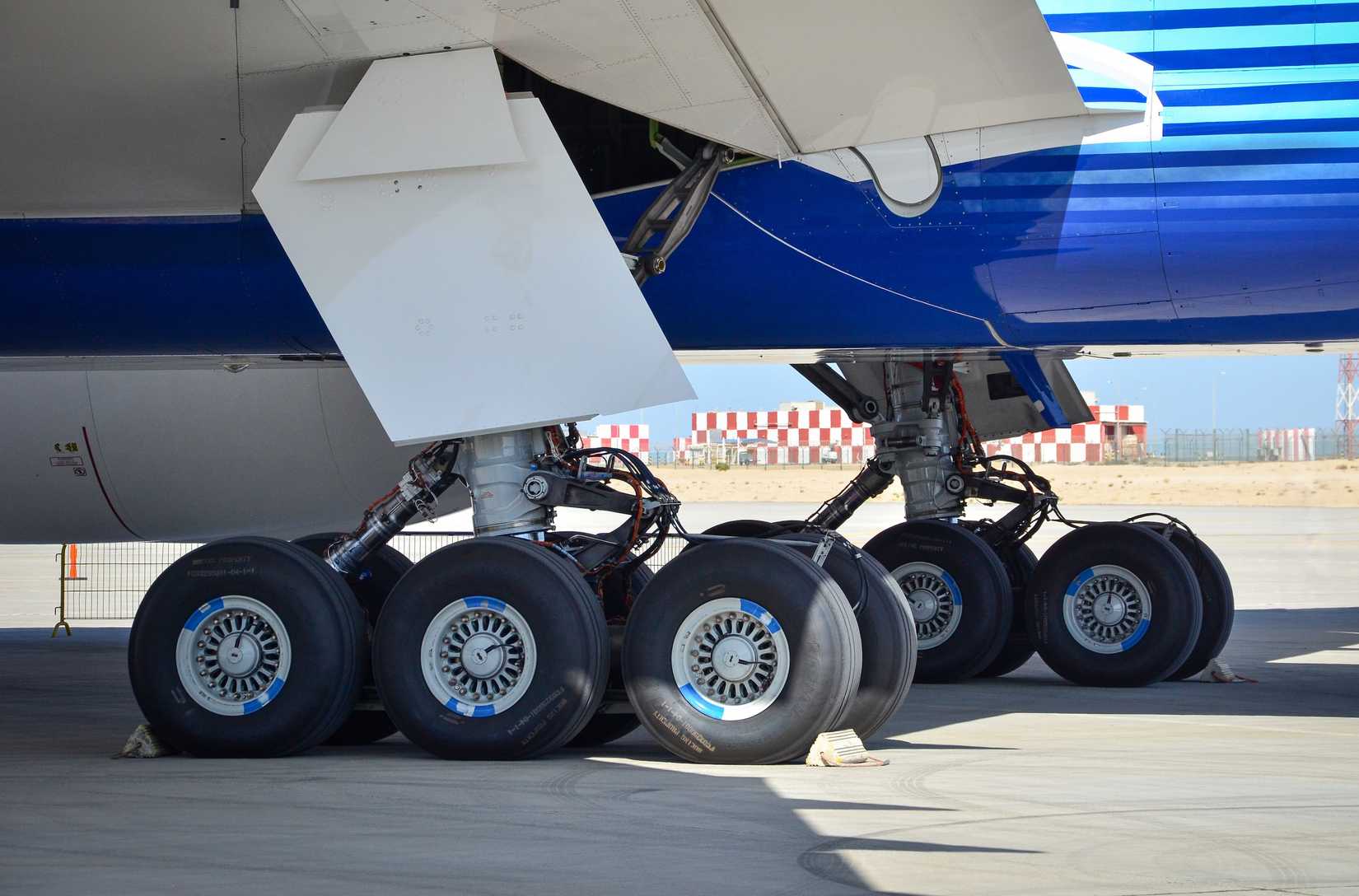 Boeing 777X landing gear