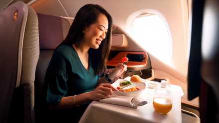 Singapore Airlines business class dining