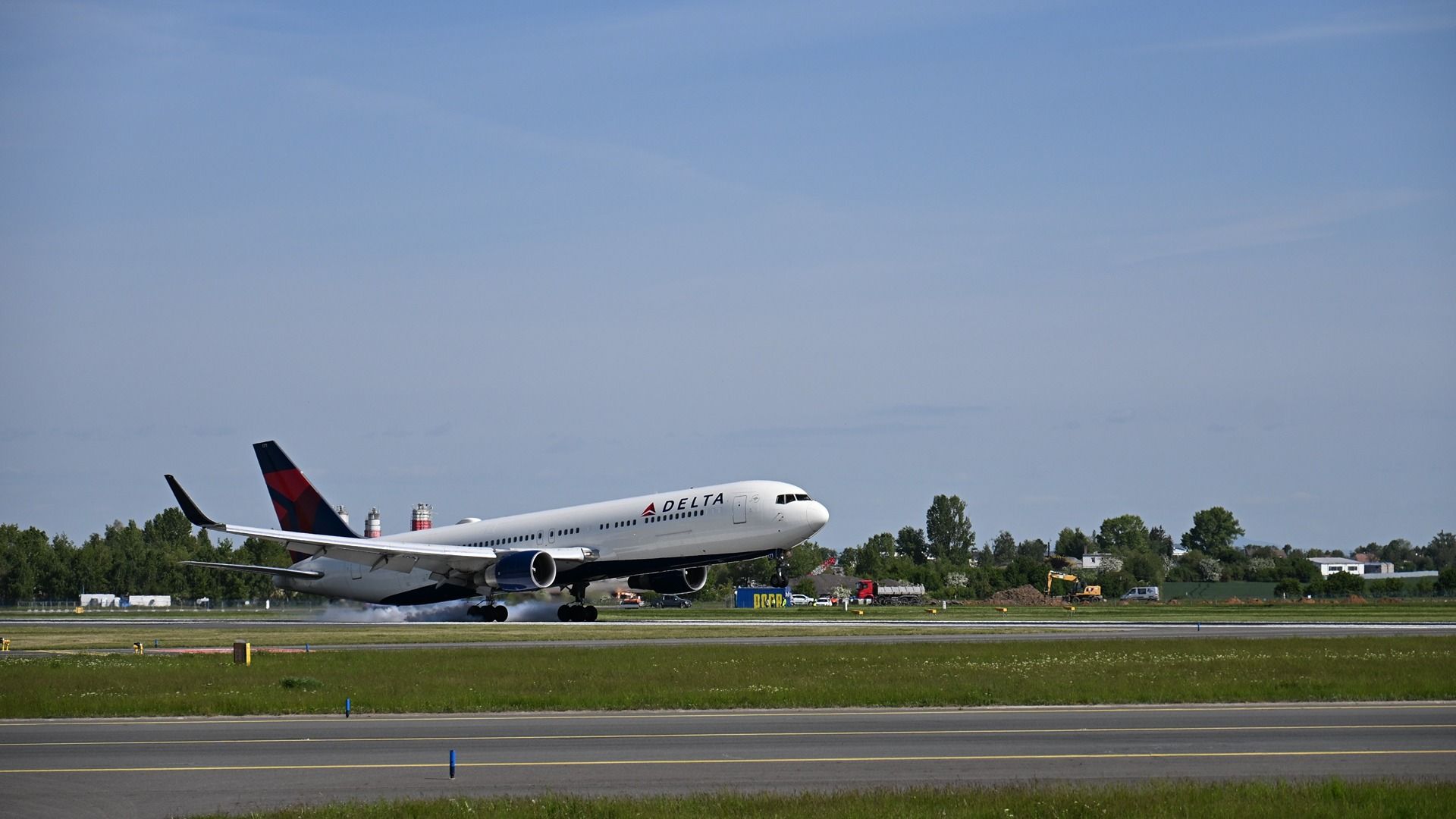 Delta Air Lines Boeing 767-300 on the runway 