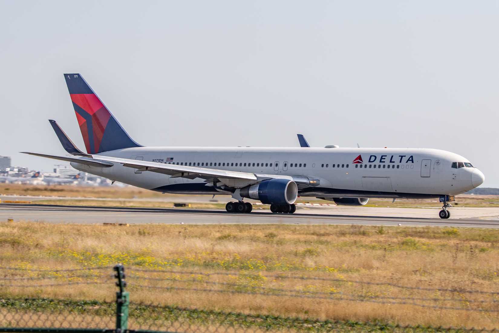 Delta Air Lines N171DN oldest 767-300 taxiing