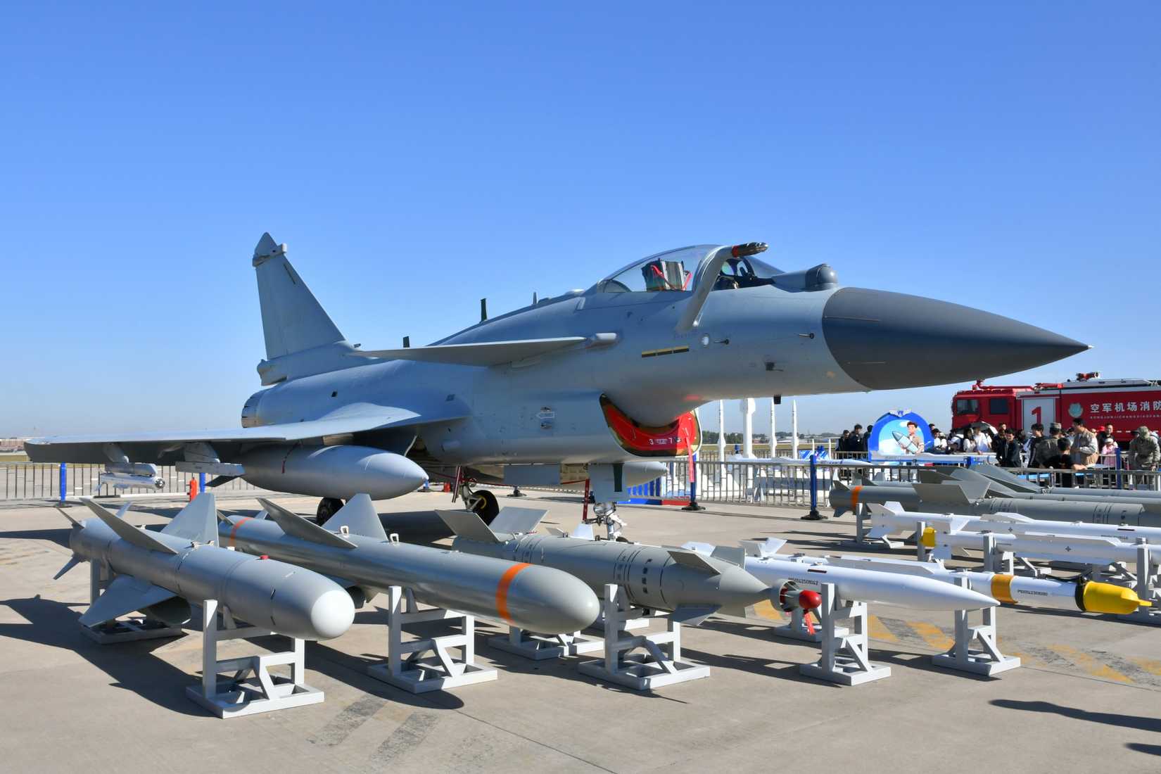 China Air Force J-10C with ammo