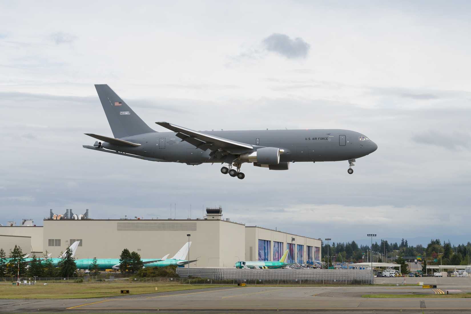 KC-46A coming in to land