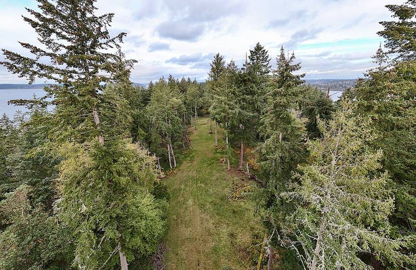 Ketron Island crash site of 2018 Horizon Air Q400 incident