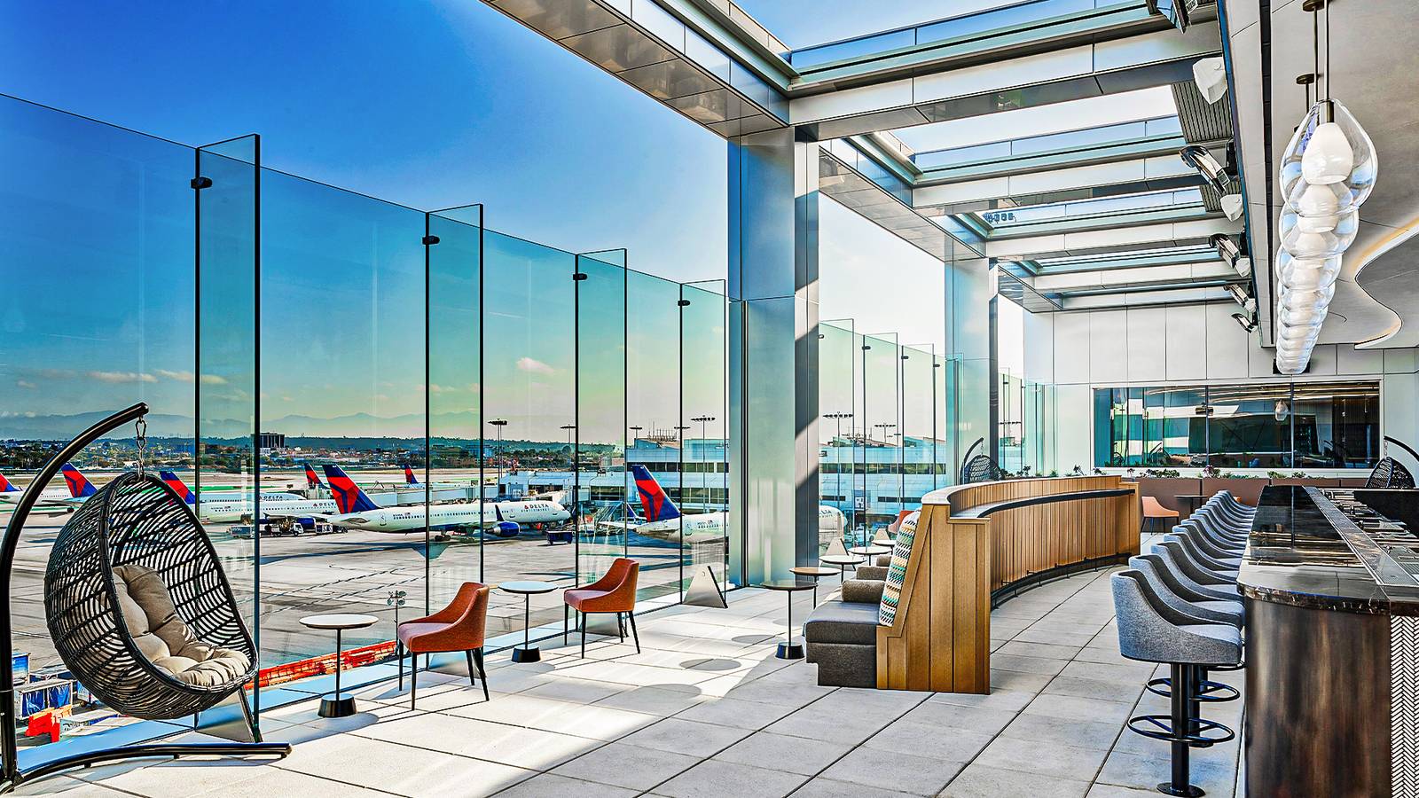 5 Things Business Travelers Don't Know About Airport Lounge Access In 2026