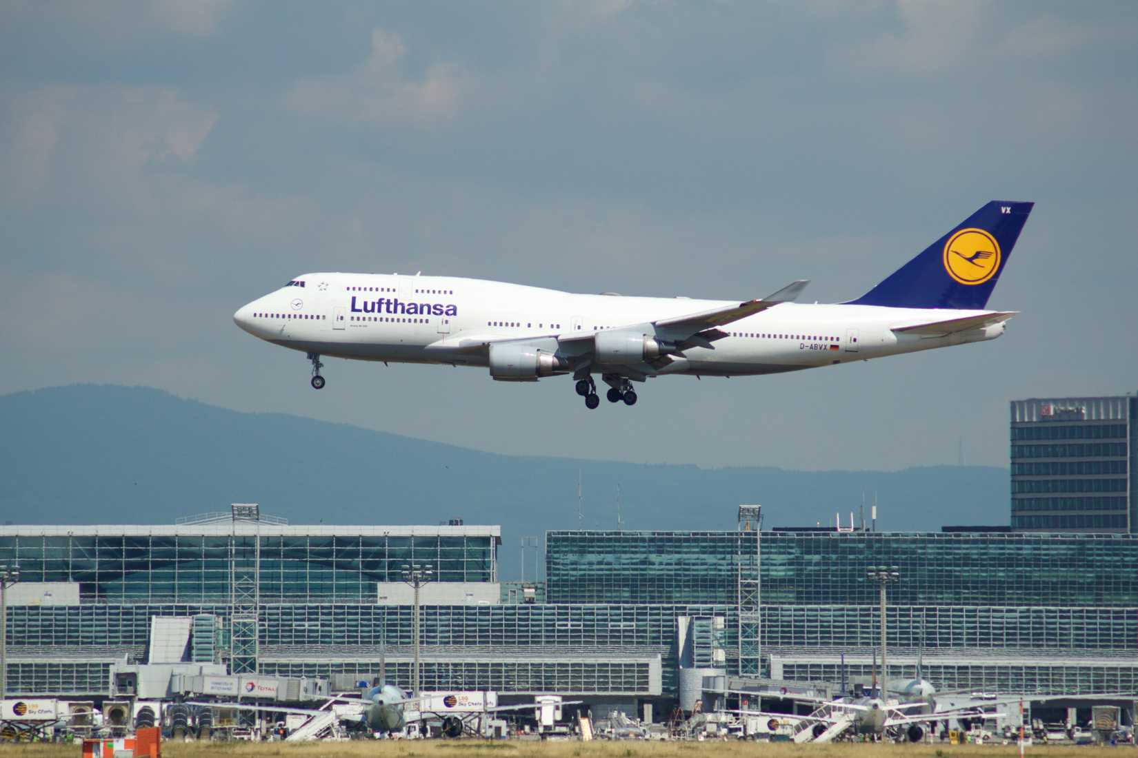 Lufthansa Boeing 747-400 Landing at Frankfurt Airport.