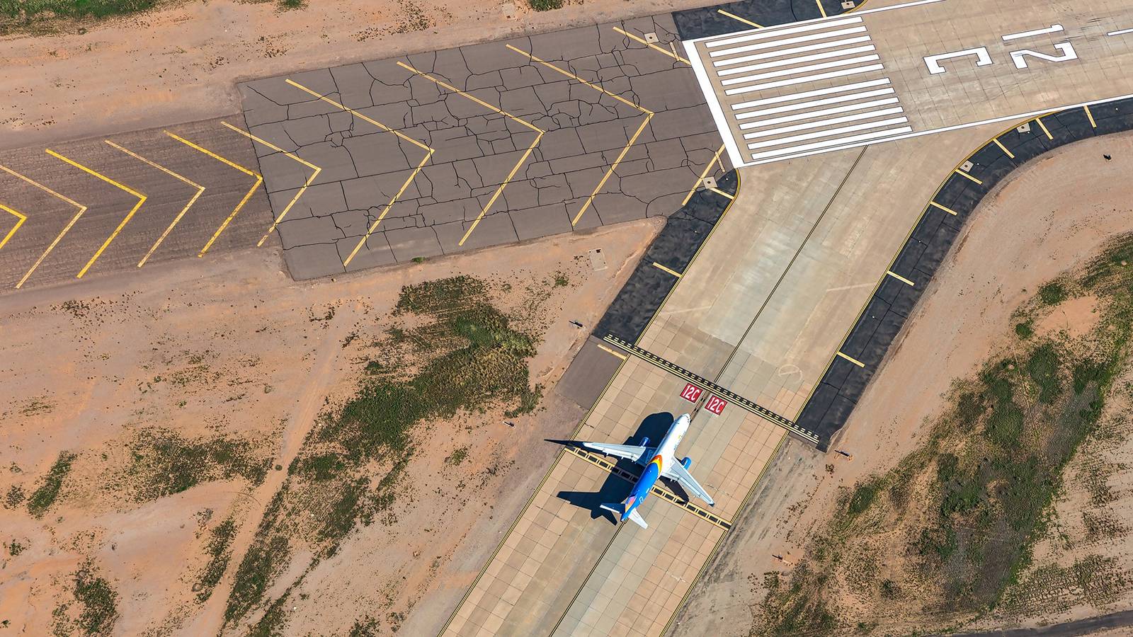 ICE Deported 11 Iranians To Tehran Using Mesa Gateway As A Hub During Immigration Crackdown