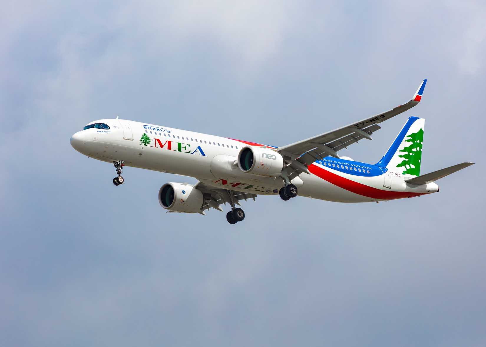 Middle Eastern Airlines MEA Airbus A320 London LHR