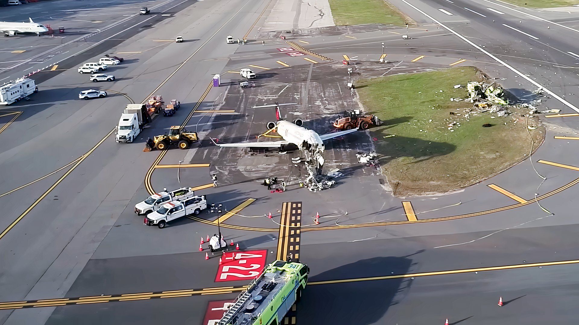NTSB Says LaGuardia Firefighter Heard ATC’s "Stop" Plea, But Didn’t Know Who It Was For