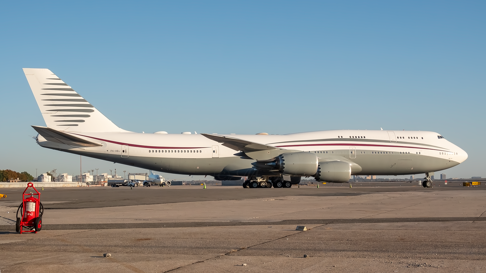 Qatar Amiri 747 Parked