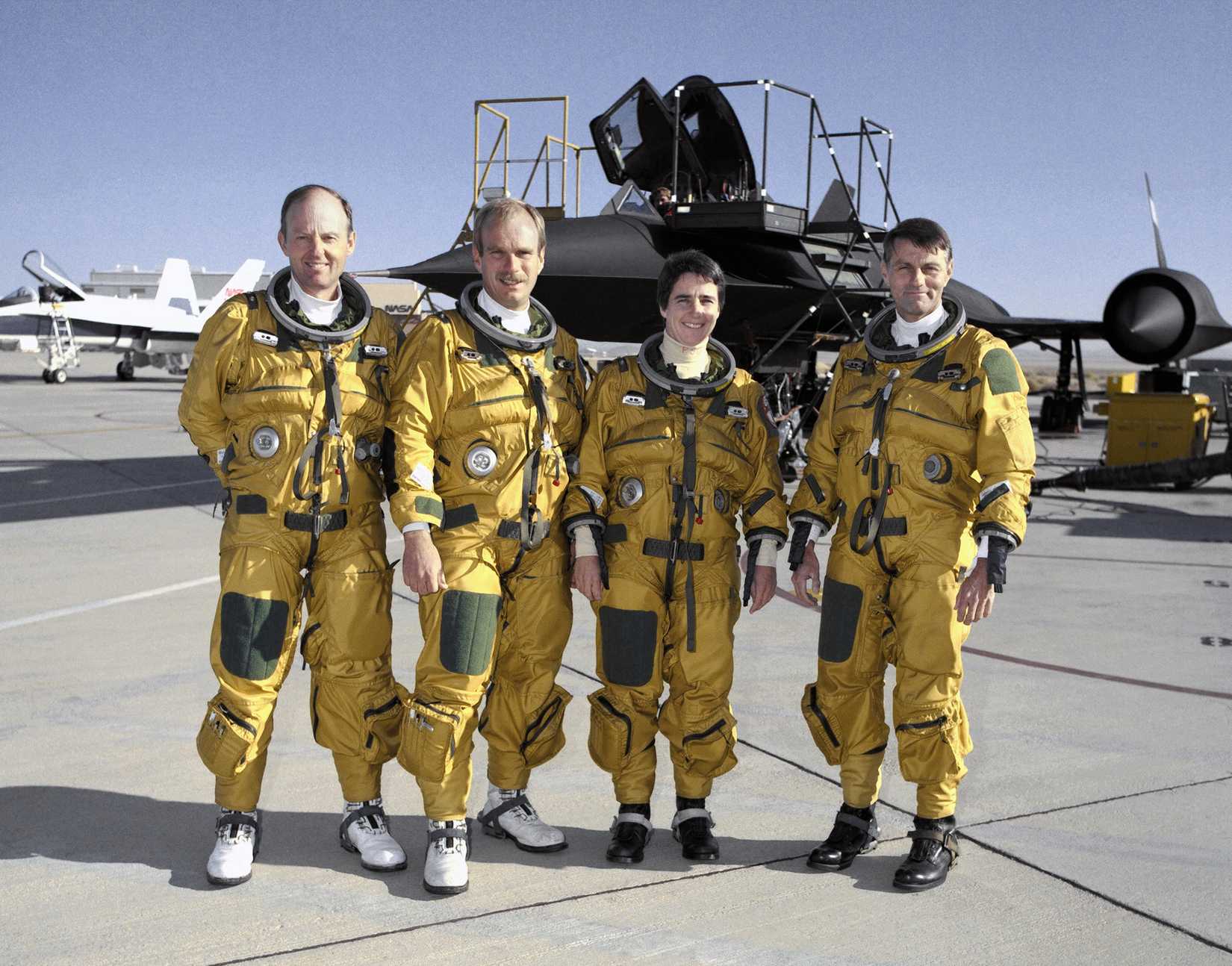 How The SR-71 Blackbird's Titanium Skin Protected Pilots From ...
