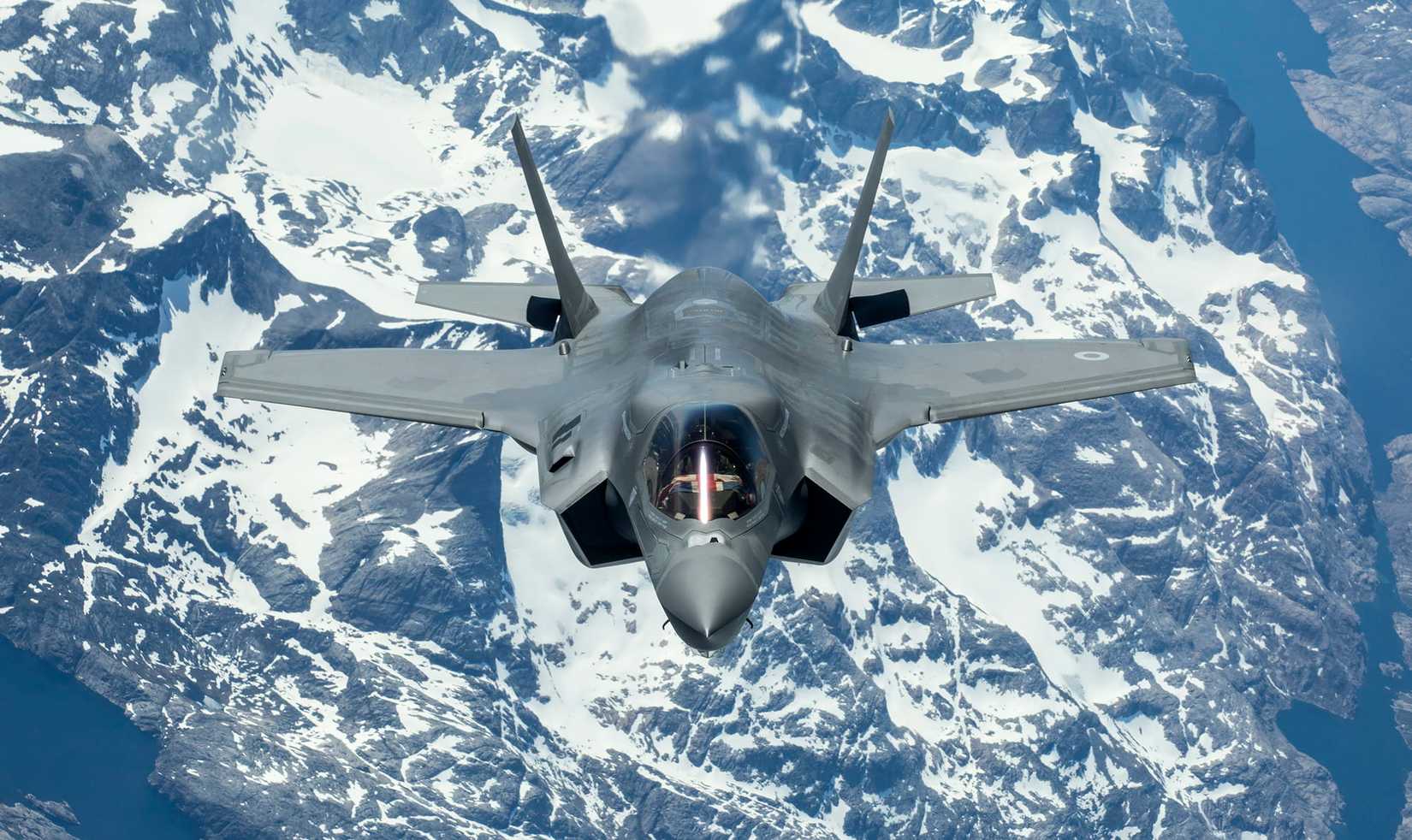 ROyal Navy F-35B in flight.