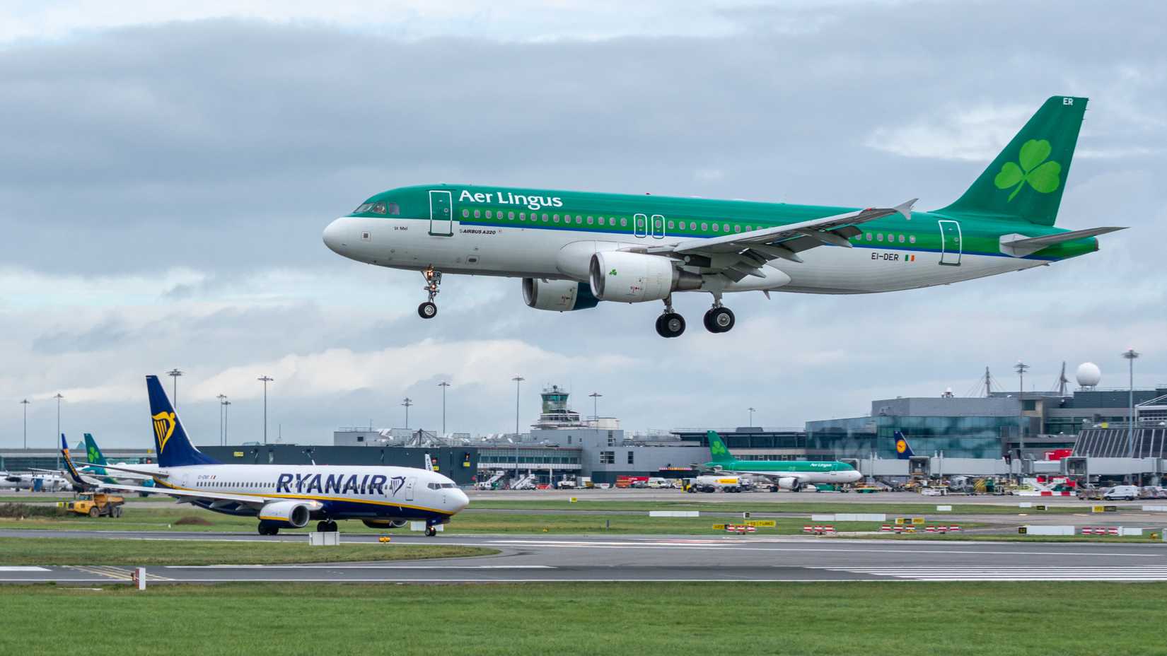 Aer Lingus Airbus A320-200 On Approach