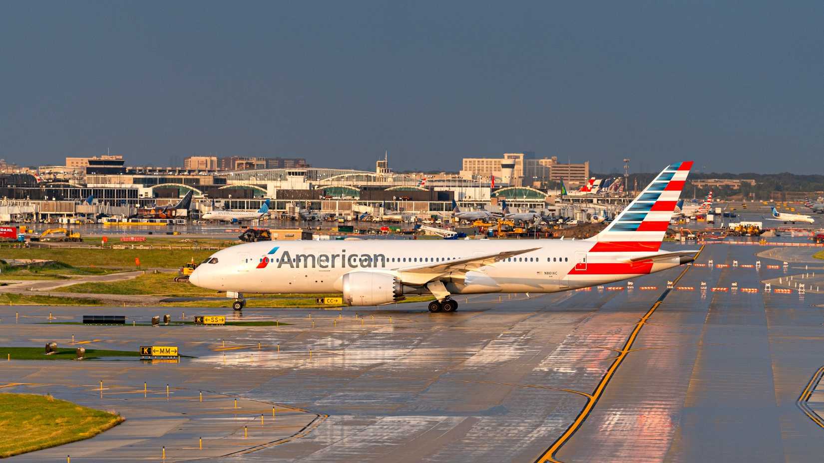 American 787 In Chicago