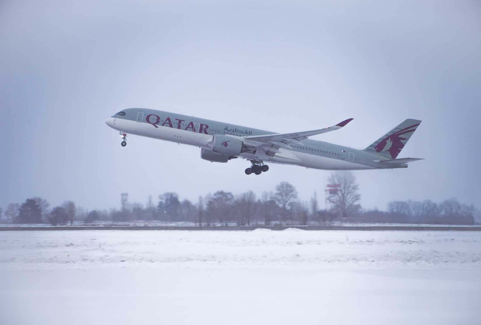 a350 qatar in the snow