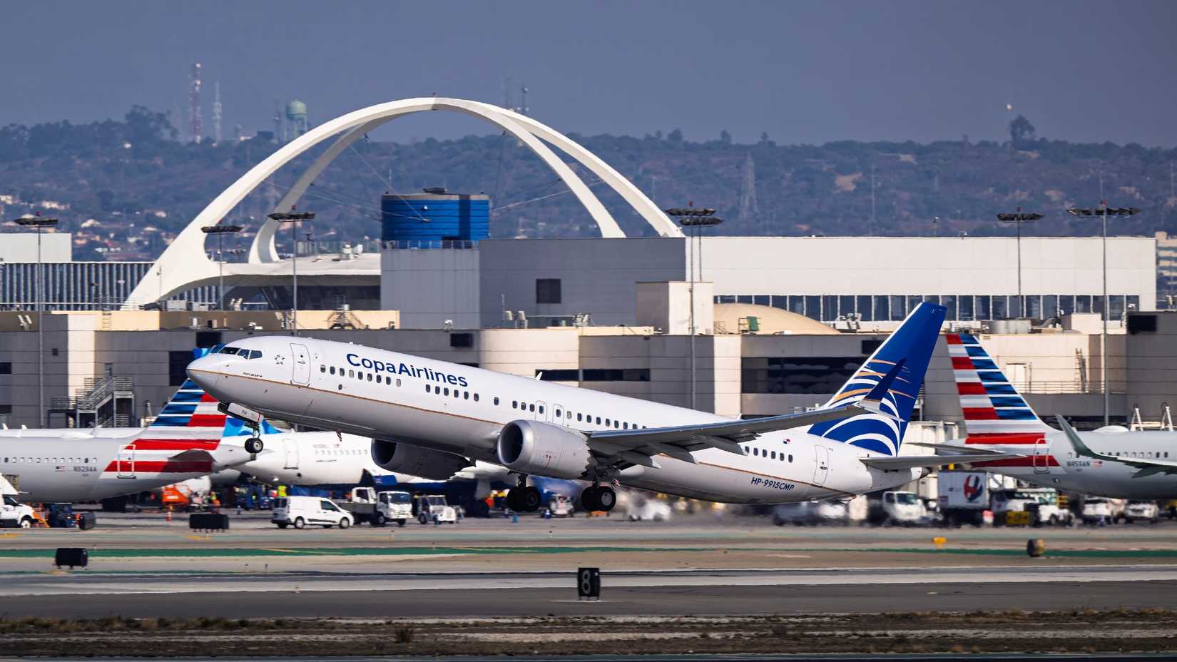Copa Airlines Boeing 737-Max9 HP-9915CMP departure from 25R at Los Angeles International Airport