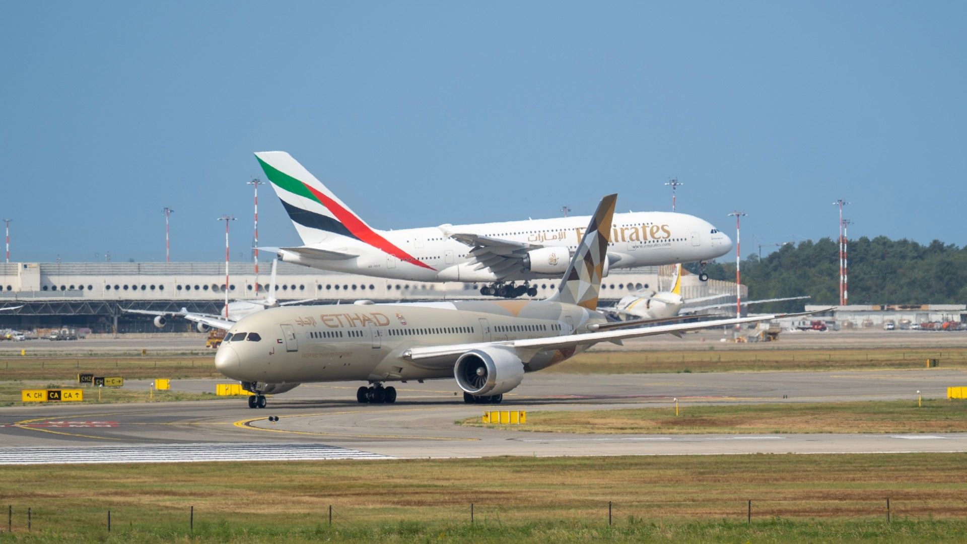 Etihad 787 & Emirates A380