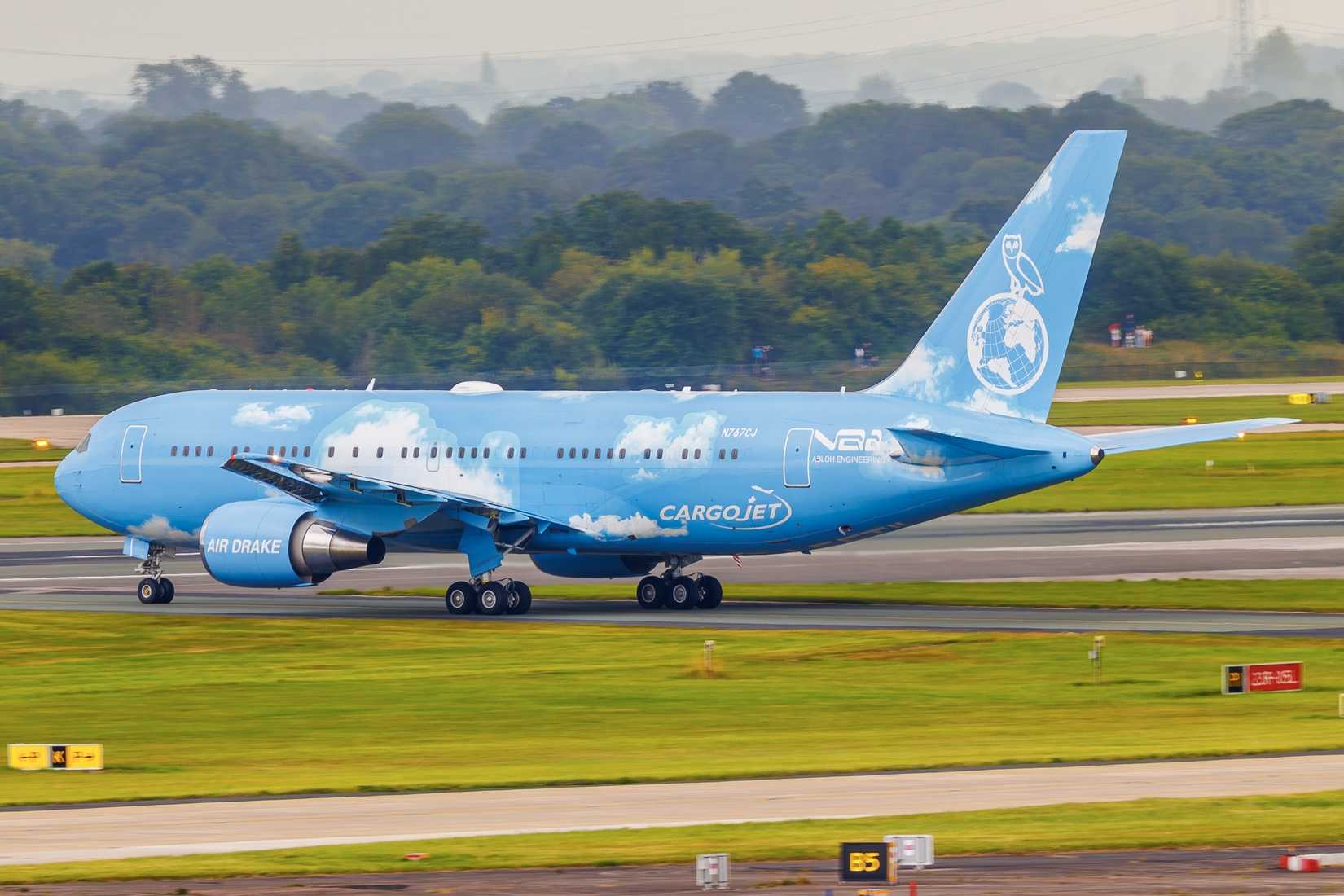 Air Drake 767 at Manchester