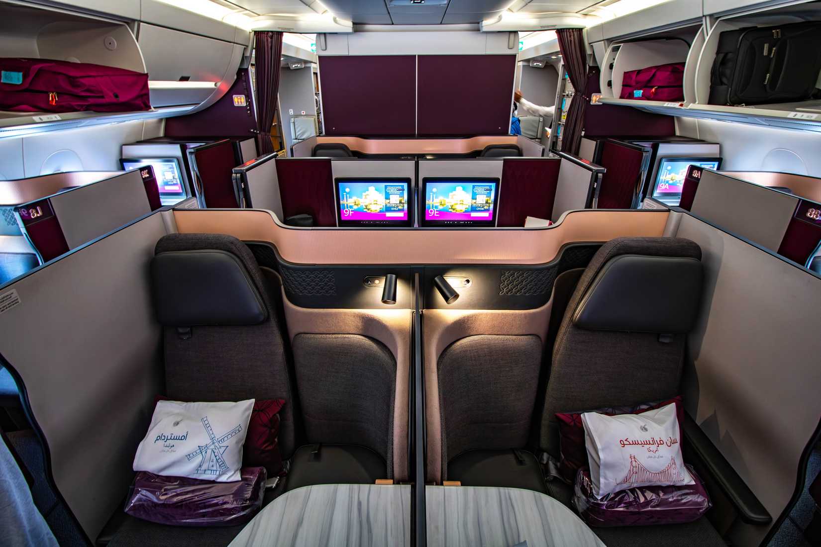 Qatar Airways QSuite A350-1000