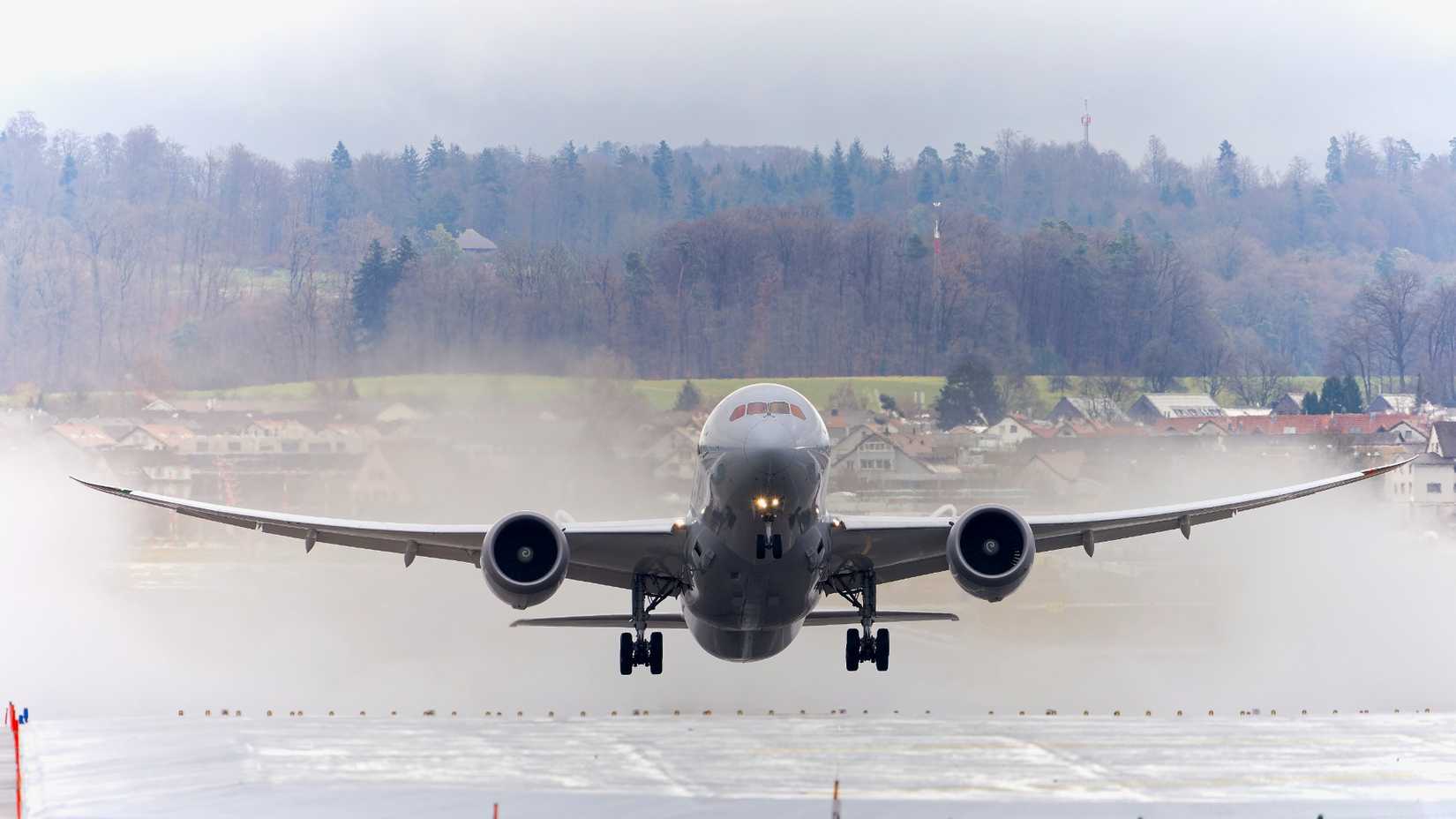 American 787 Takeoff