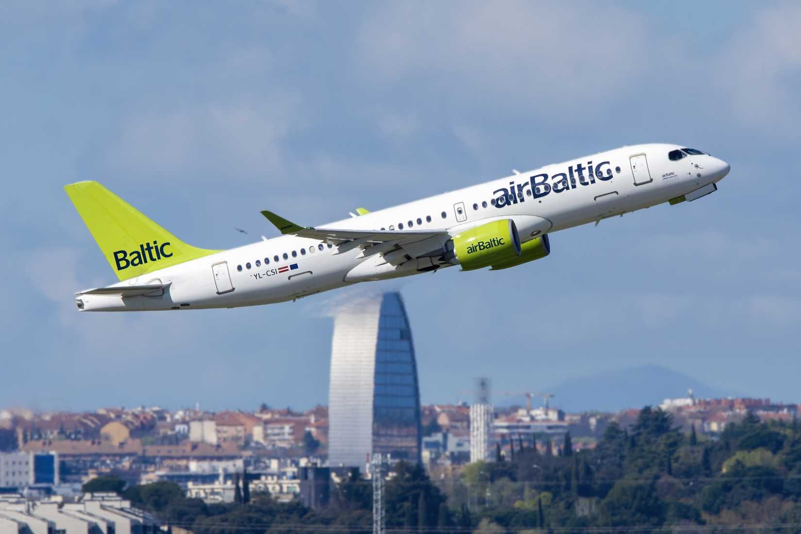 airBaltic A220 taking off