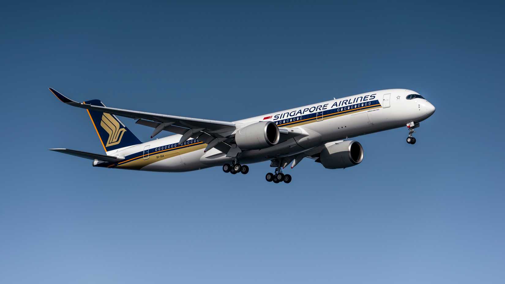 Singapore Airlines A350-900 ULR flying across clear skies