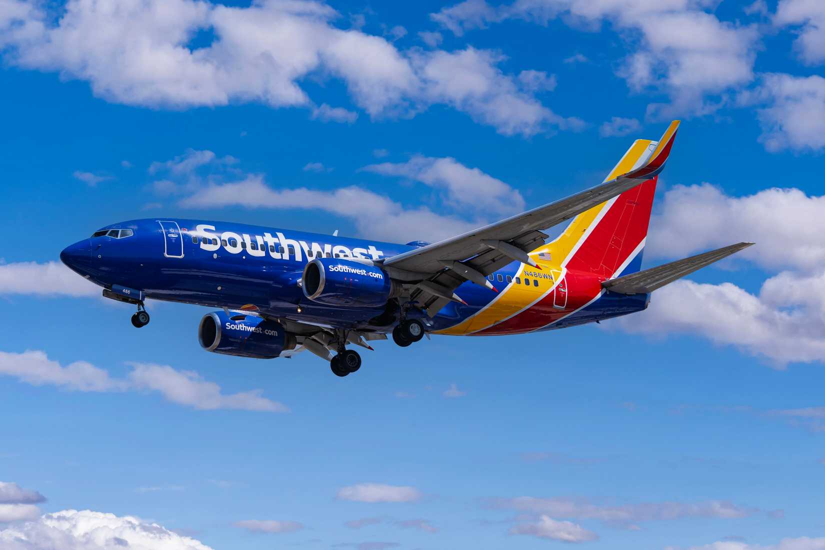 Southwest Airlines Boeing 737-700 N486WN arrival into Harry Reid Intl Airport.-2