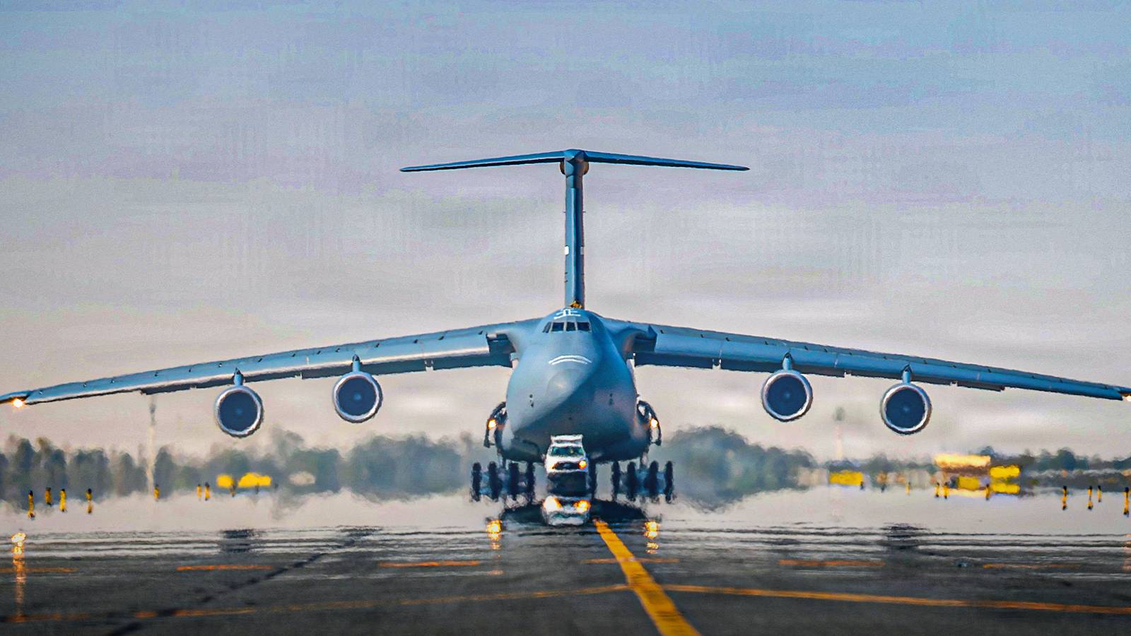 Why Doesn't The Largest Military Transport Aircraft In US Have Winglets?