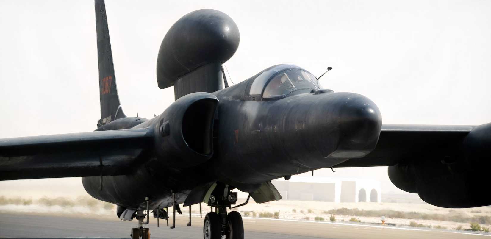 U-2 on the runway prior to take-off or having just landed