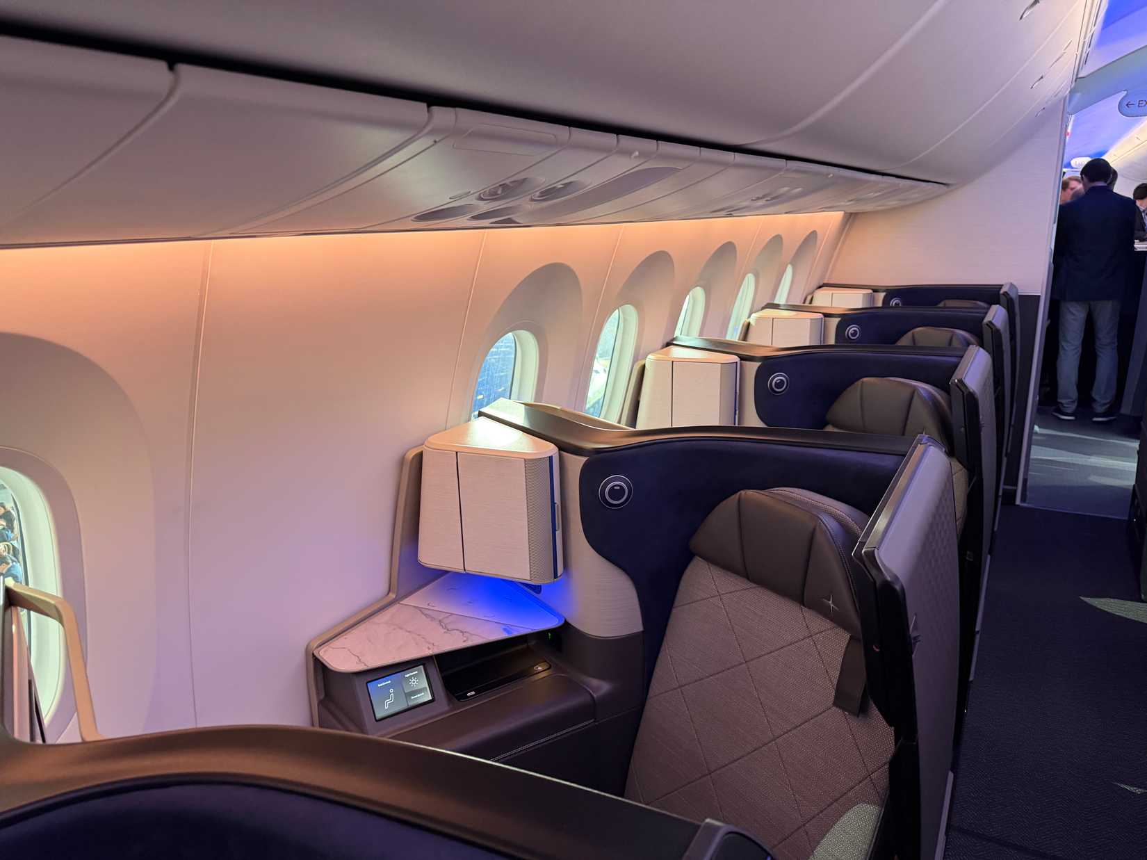 United Airlines 787-9 new interior polaris