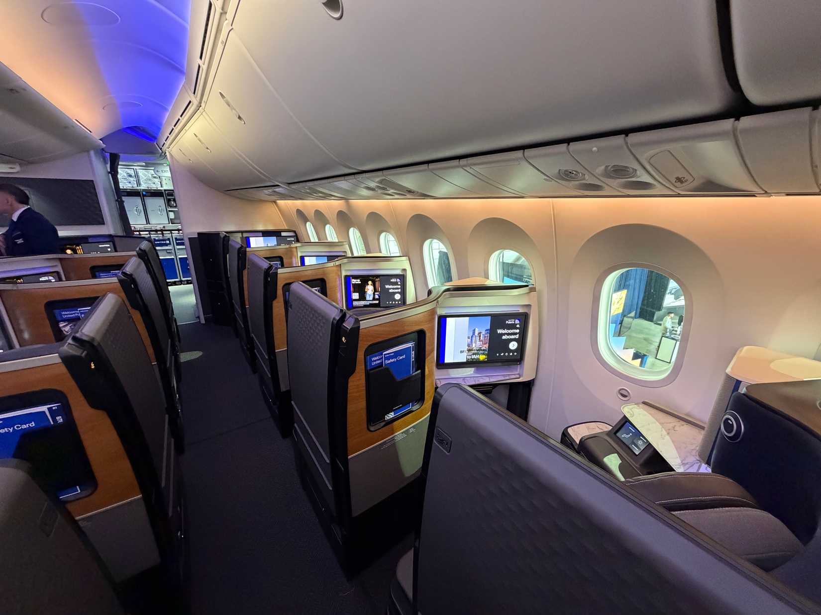 United Airlines 787-9 new interior