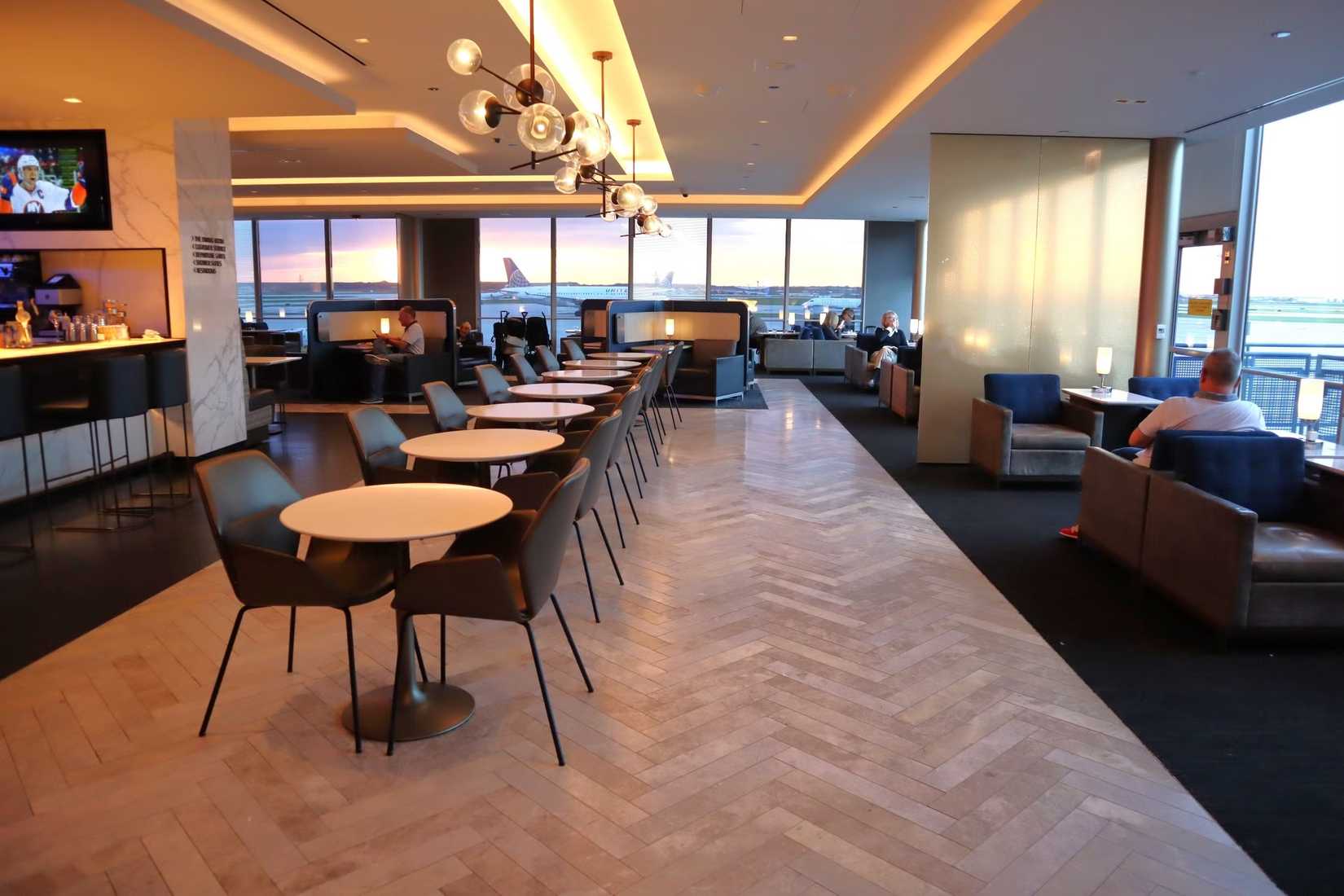United Polaris Lounge