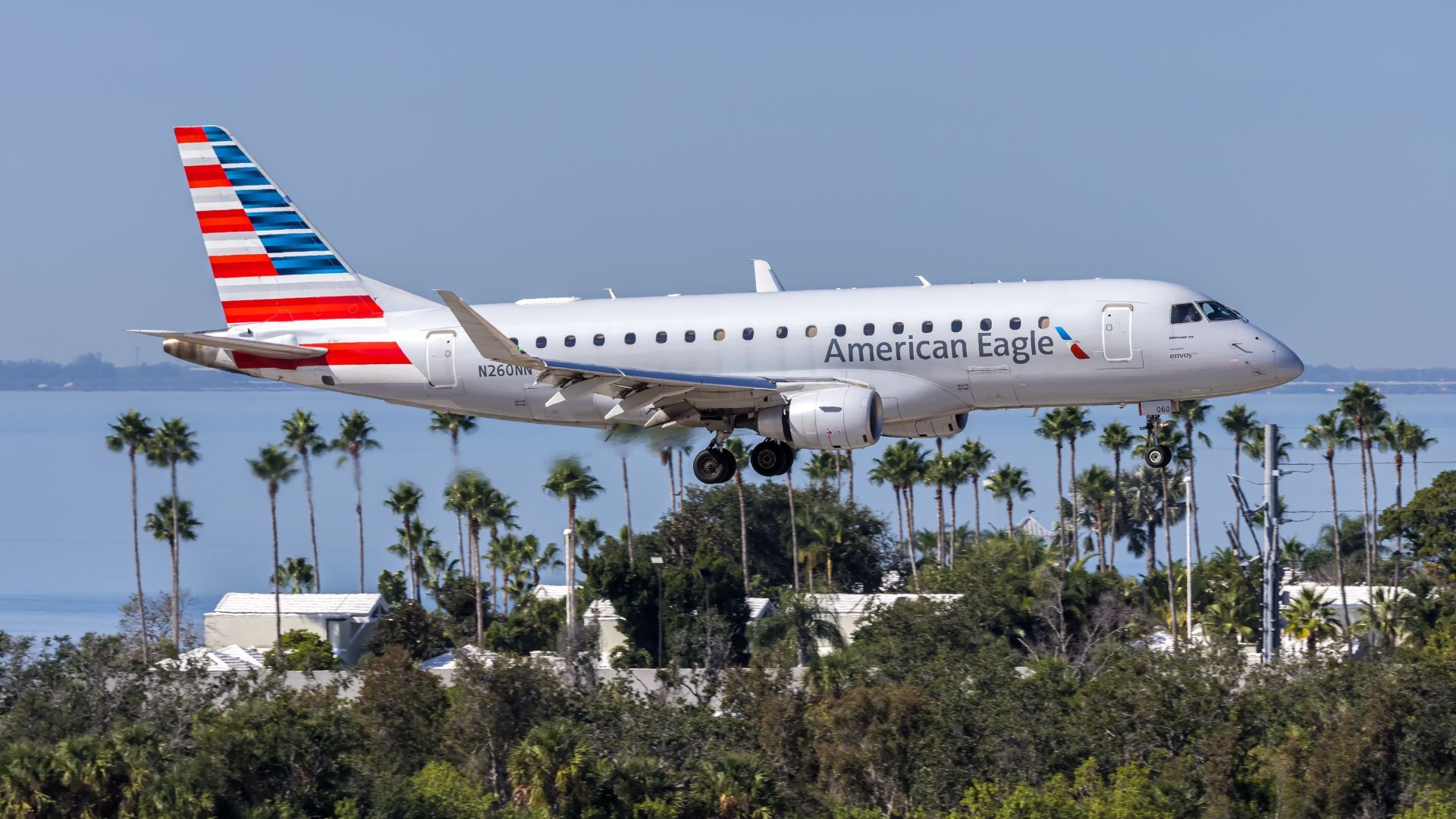 American Airlines Embraer E175
