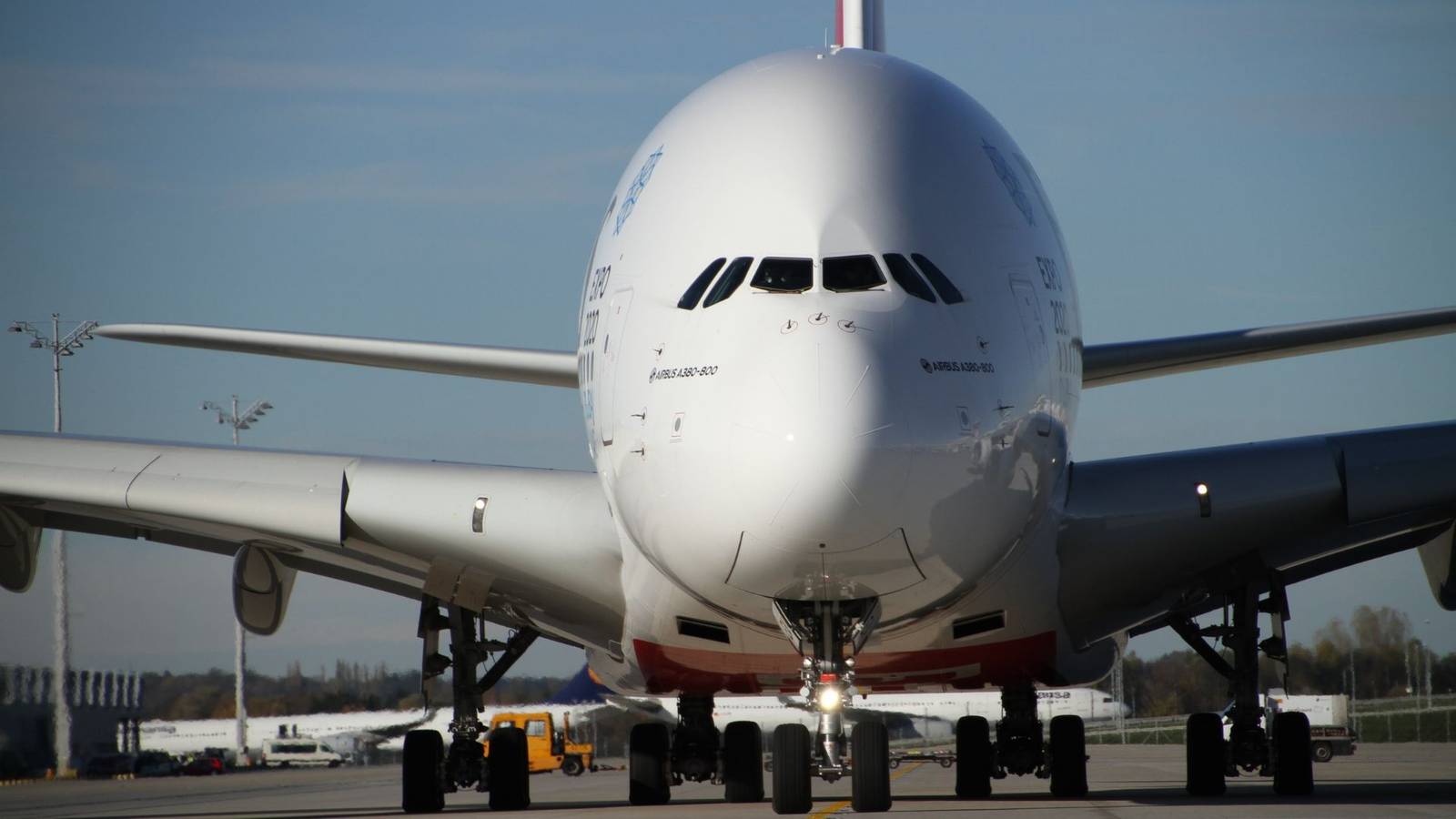 A380 First: Emirates Debuts World’s 1st A380 With Starlink WiFi