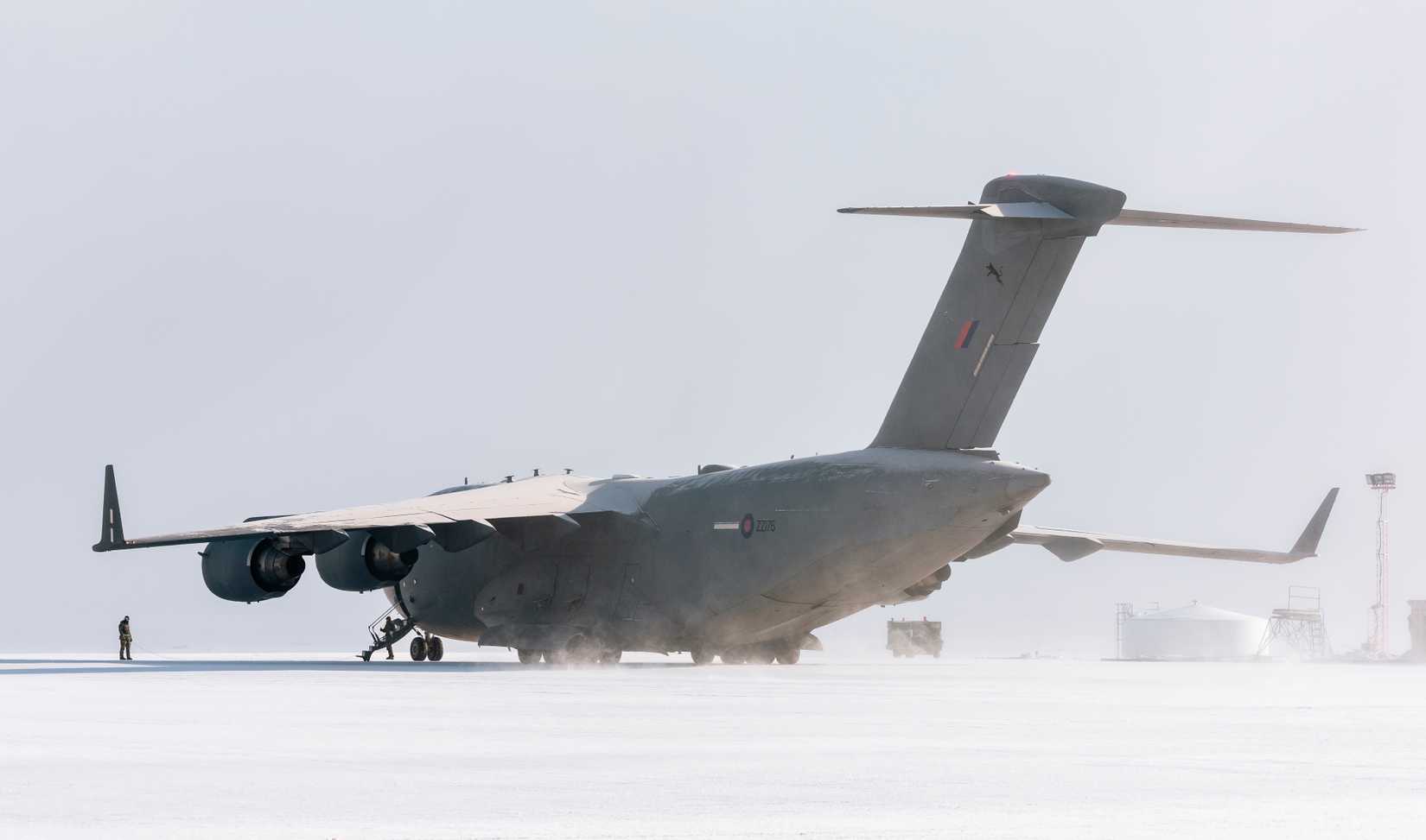 RAF C-17 At CFS Alert