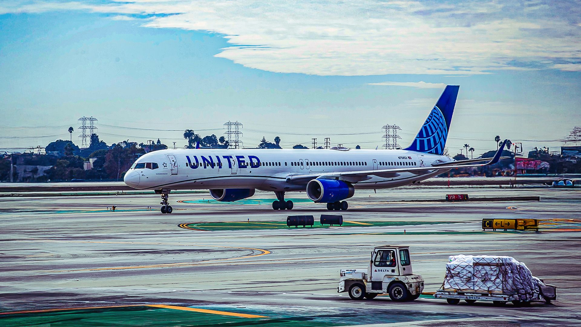 United Airlines Pilot, Kokpit İhlali Sonrası İşten Çıkarıldı