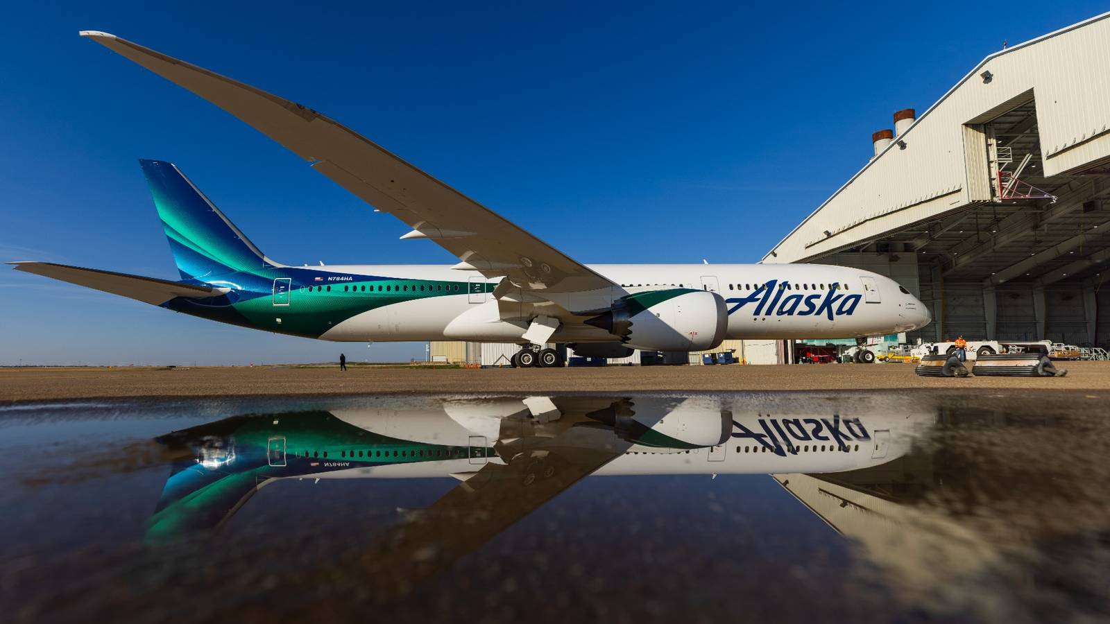 Alaska Airlines Launches 1st-Ever Flight To London Heathrow Today