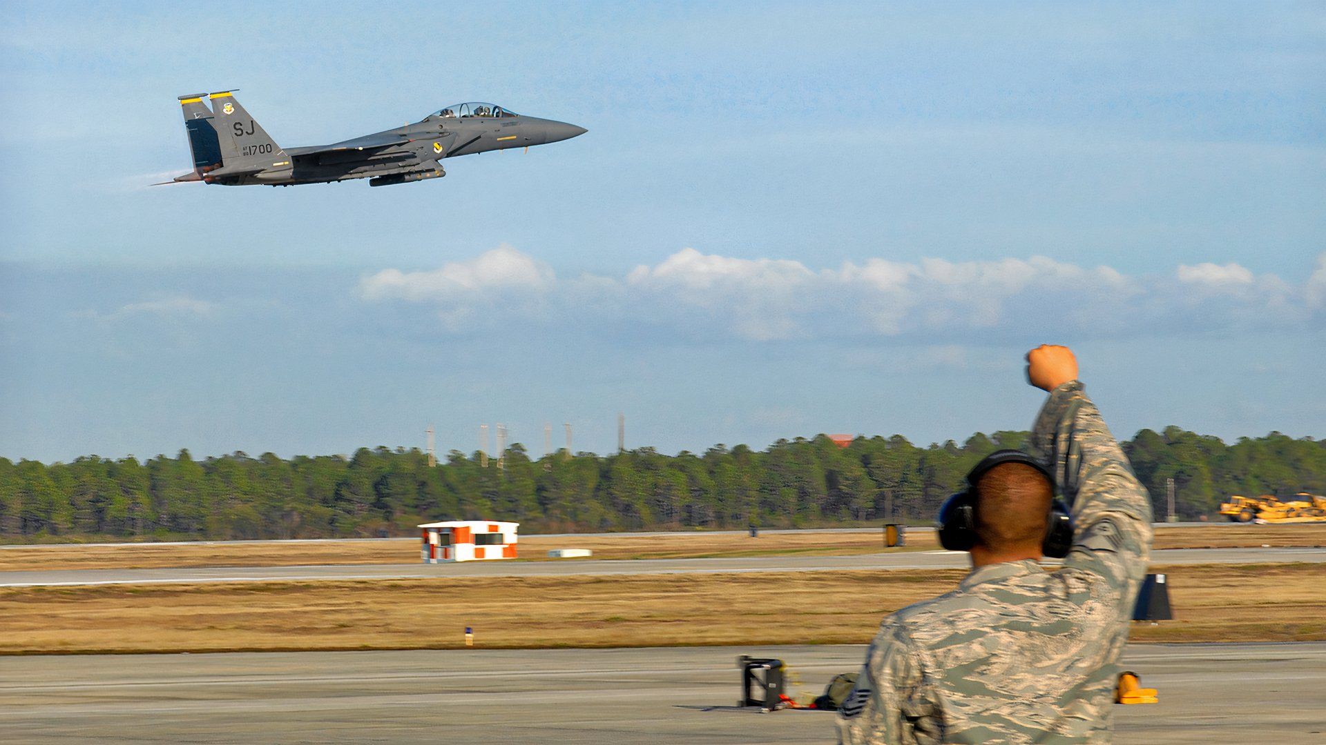 6 Fighter Jets The US Military Is Quietly Phasing Out & What’s Replacing Them