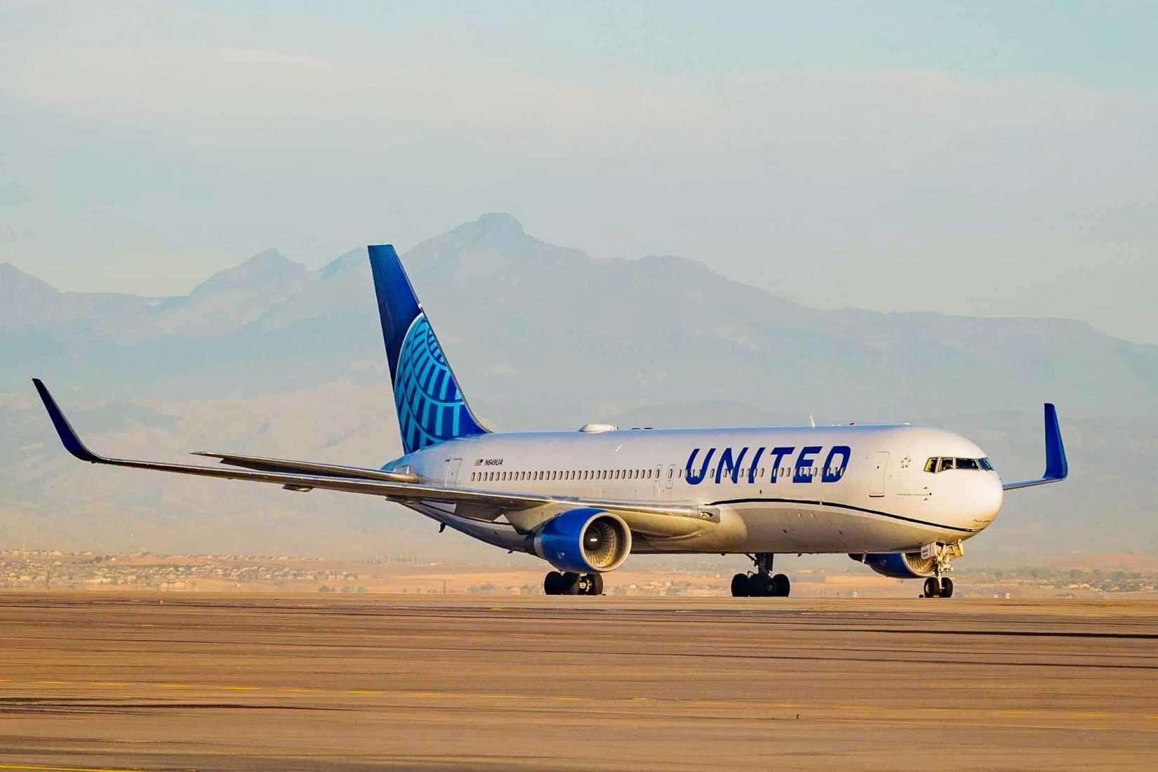 United Airlines Boeing 767-300ER taxiing in the desert