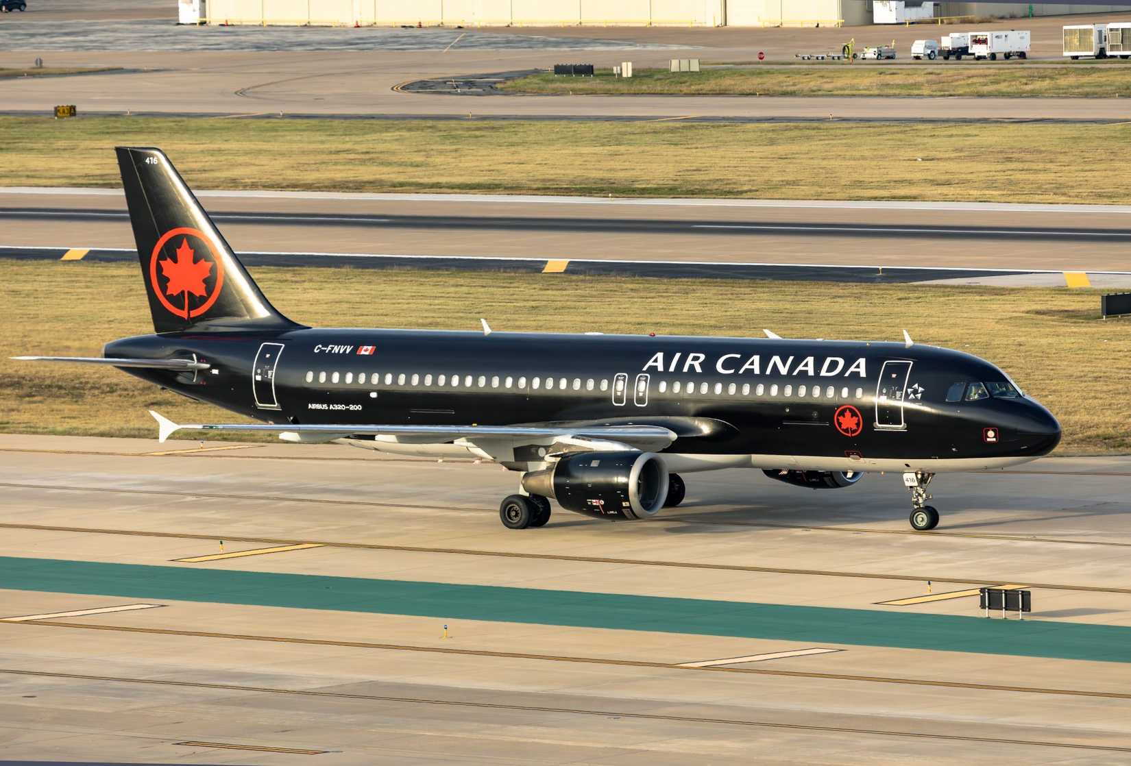 Air Canada Jetz Airbus A320 taxiing