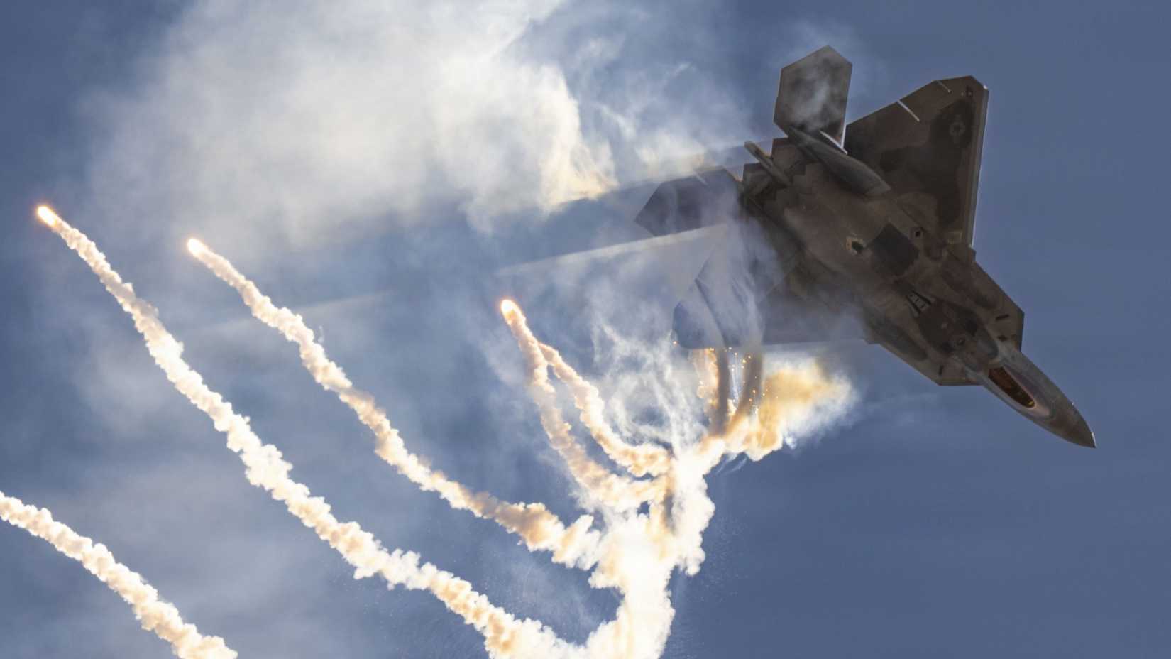 Air Force F-22 Raptor perfroms a demo at Naval Air Station Meridian, Mississippi, March 26, 2026.